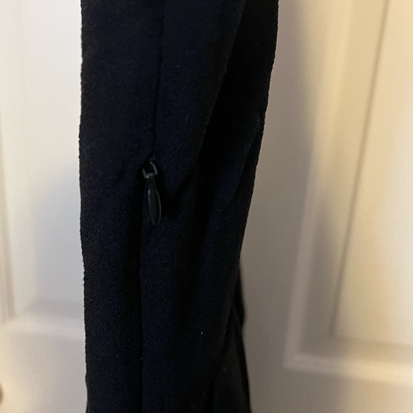 Black Sleeveless Mini Dress with Front Zipper - Picture 4 of 8